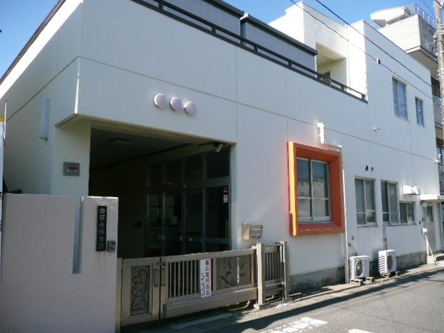 kindergarten ・ Nursery. White lily to nursery school 183m