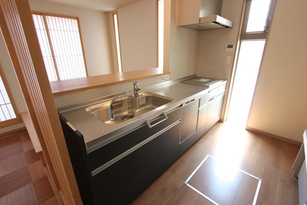 Building plan example (introspection photo). Bright face-to-face kitchen