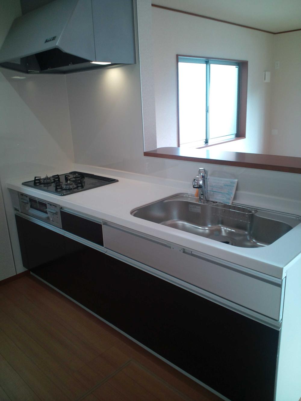 Kitchen. Indoor (11 May 2013) Shooting