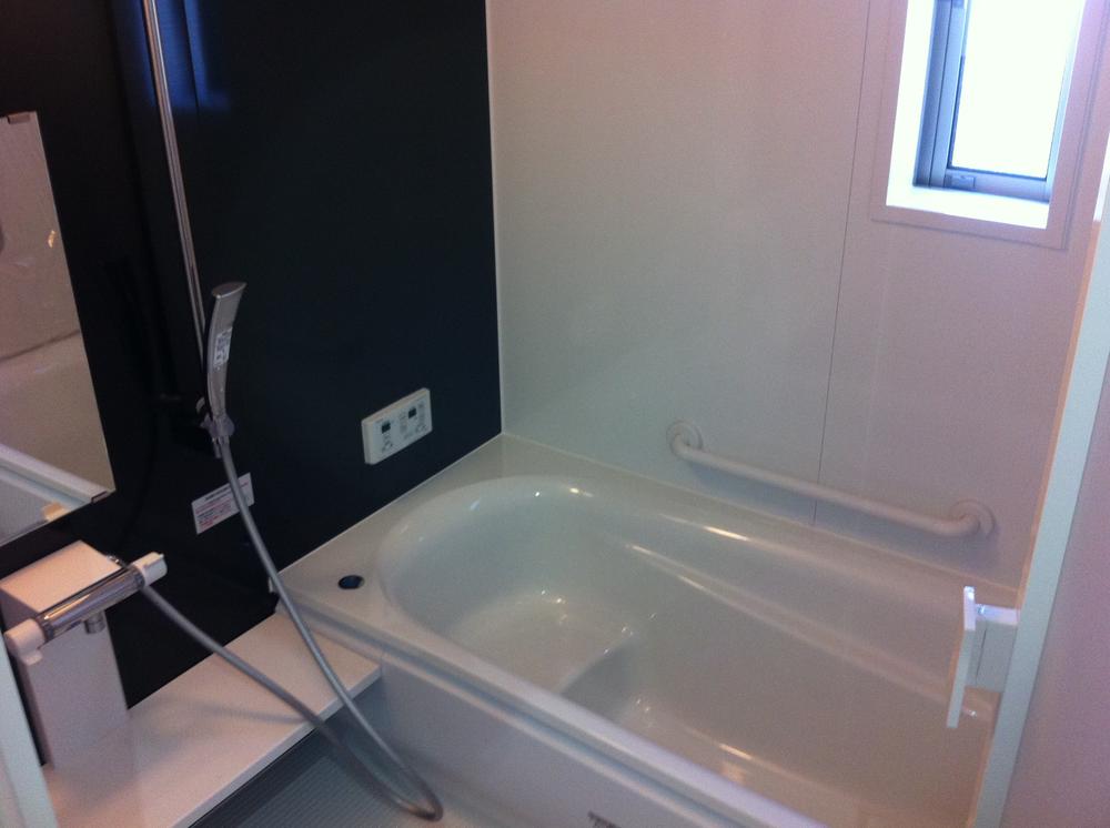 Bathroom. Local (12 May 2013) Shooting Building 2