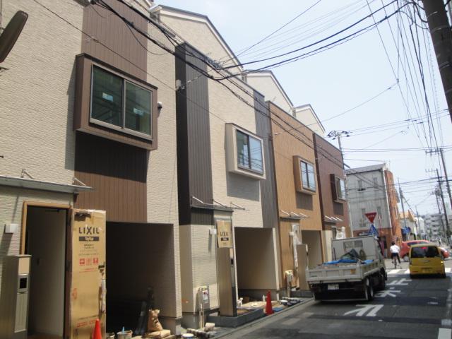 Local photos, including front road. Local (July 2013) Shooting