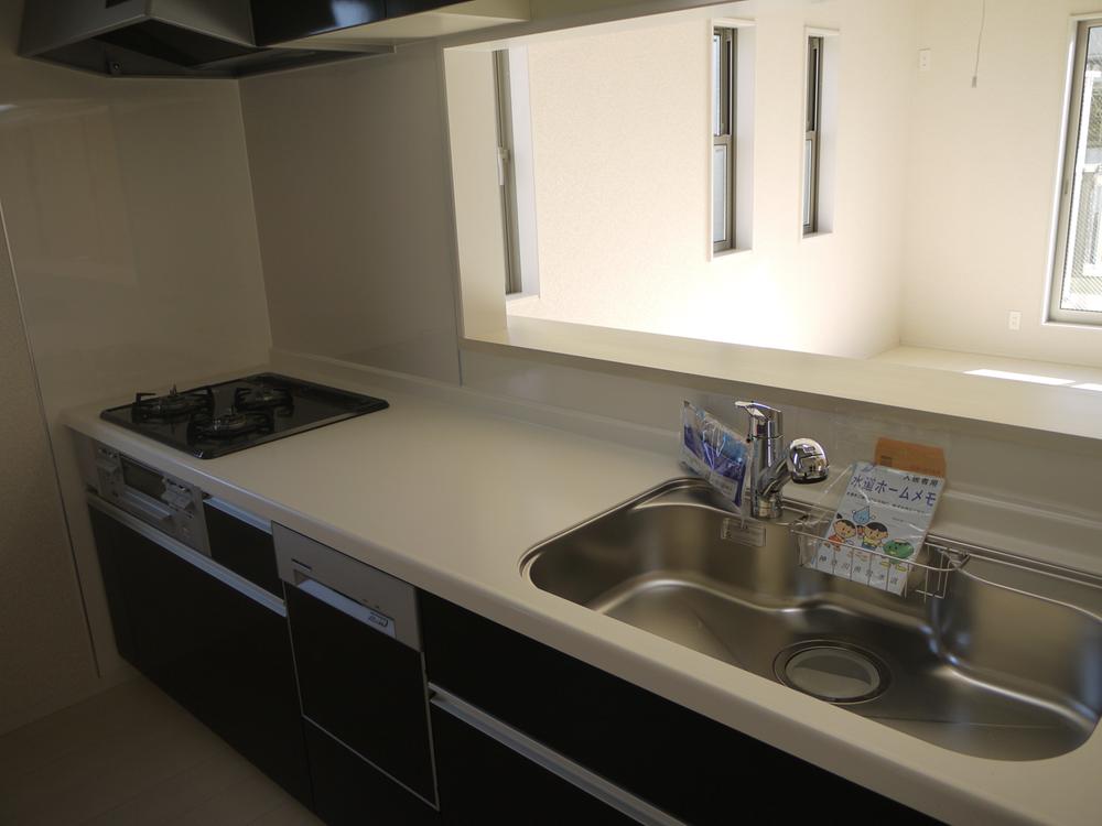 Kitchen. Indoor (12 May 2013) Shooting