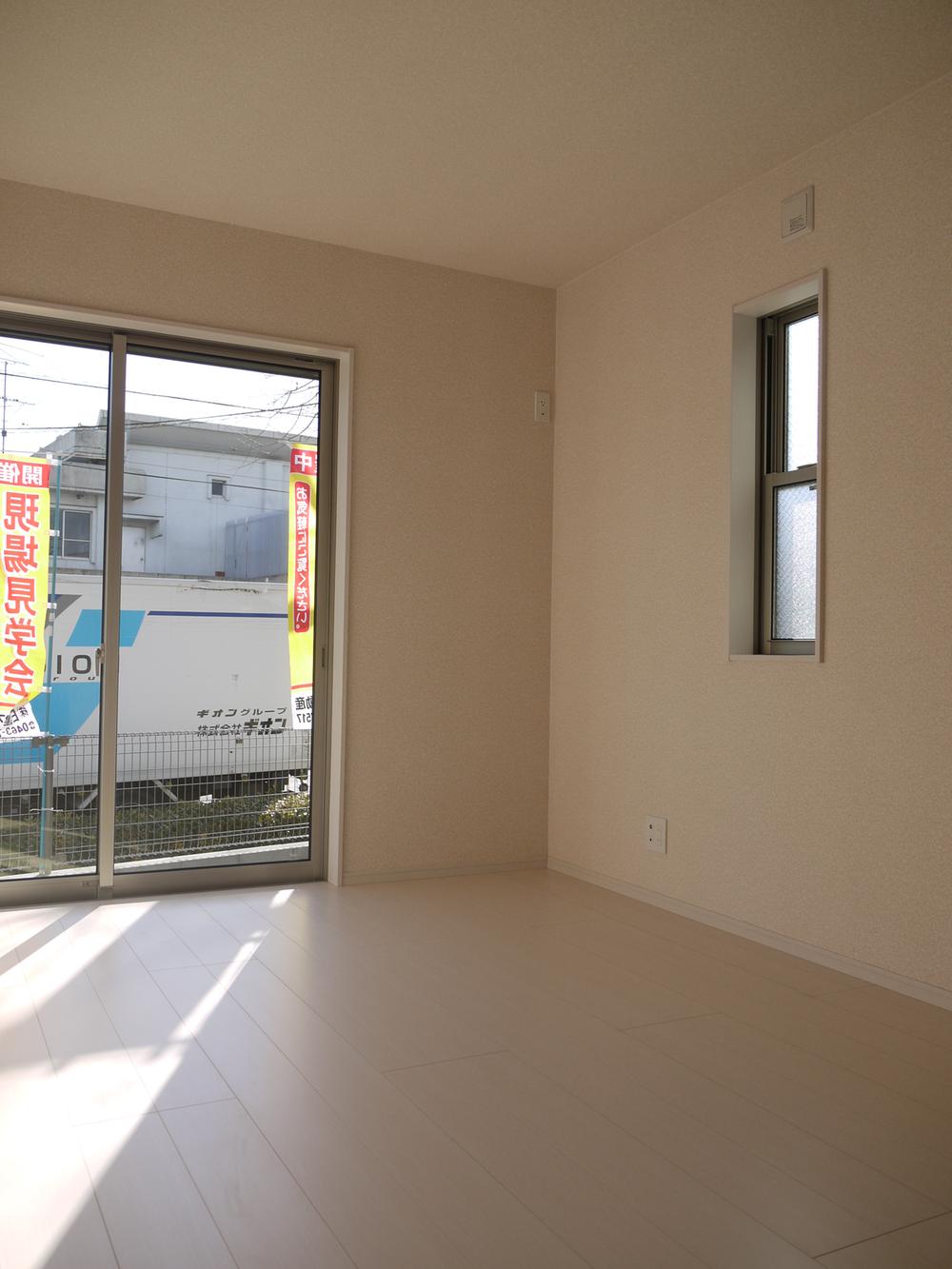 Non-living room. Indoor (12 May 2013) Shooting