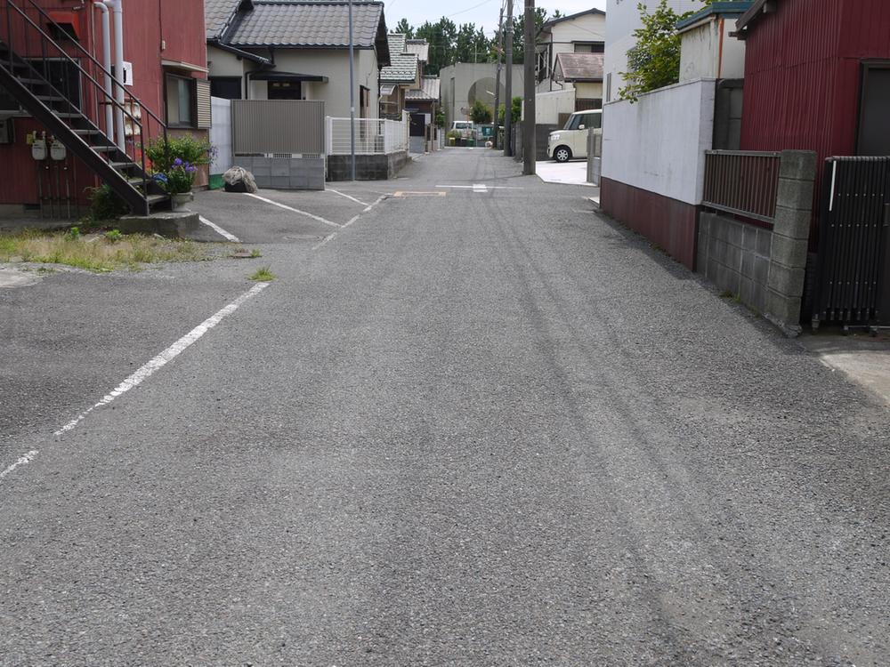 Local photos, including front road. Local (11 May 2013) Shooting