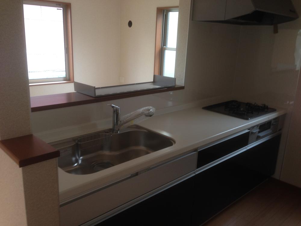 Kitchen. Indoor (10 May 2013) Shooting  [1 Building]