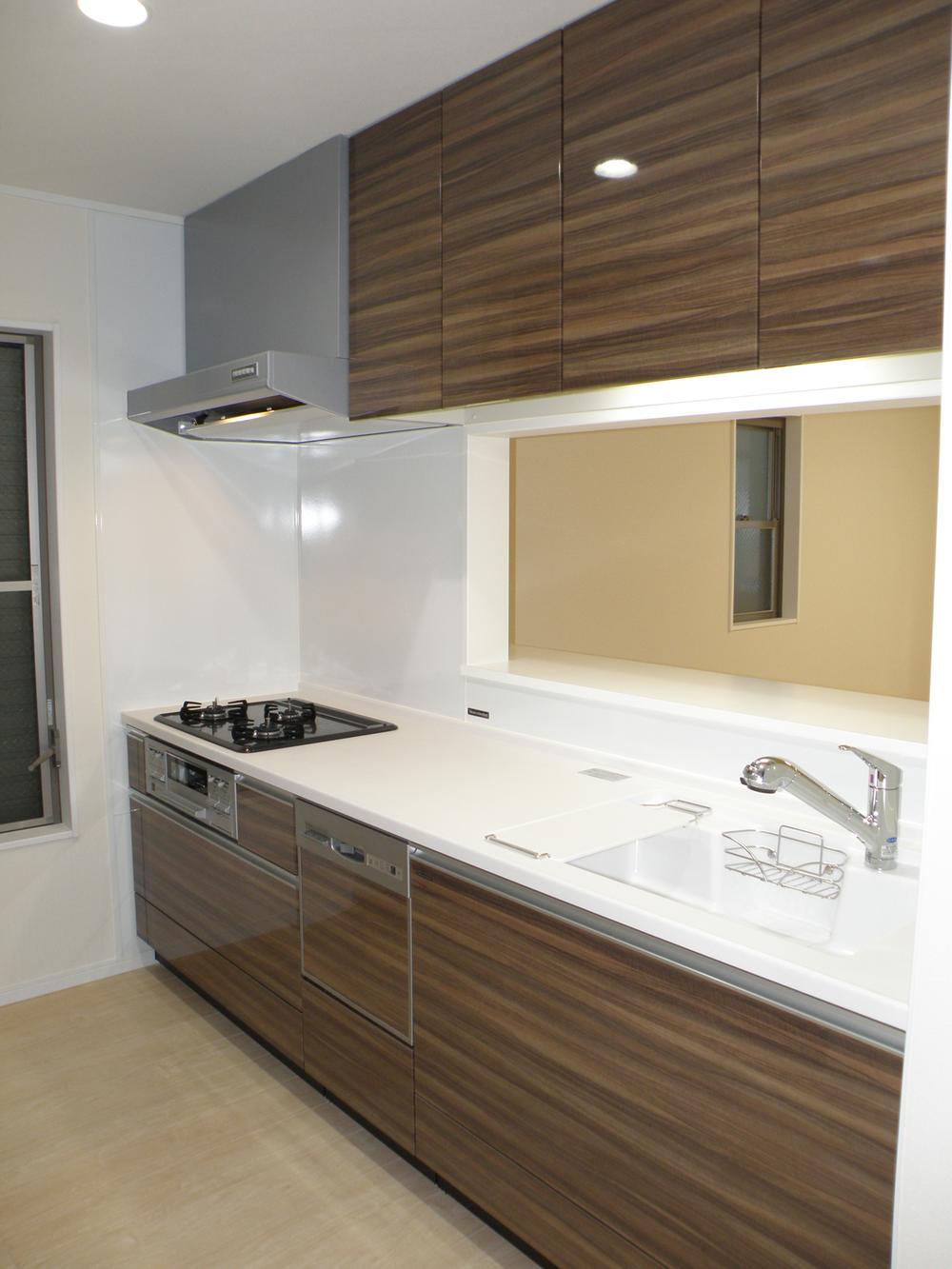 Kitchen. Local (11 May 2013) Shooting