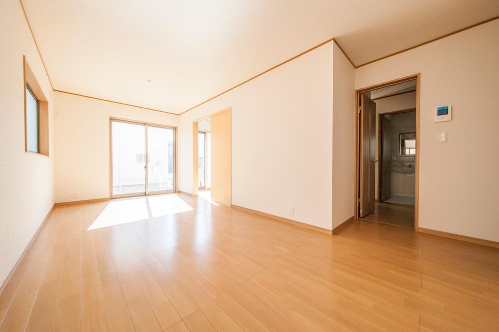 Same specifications photos (living). Example of construction