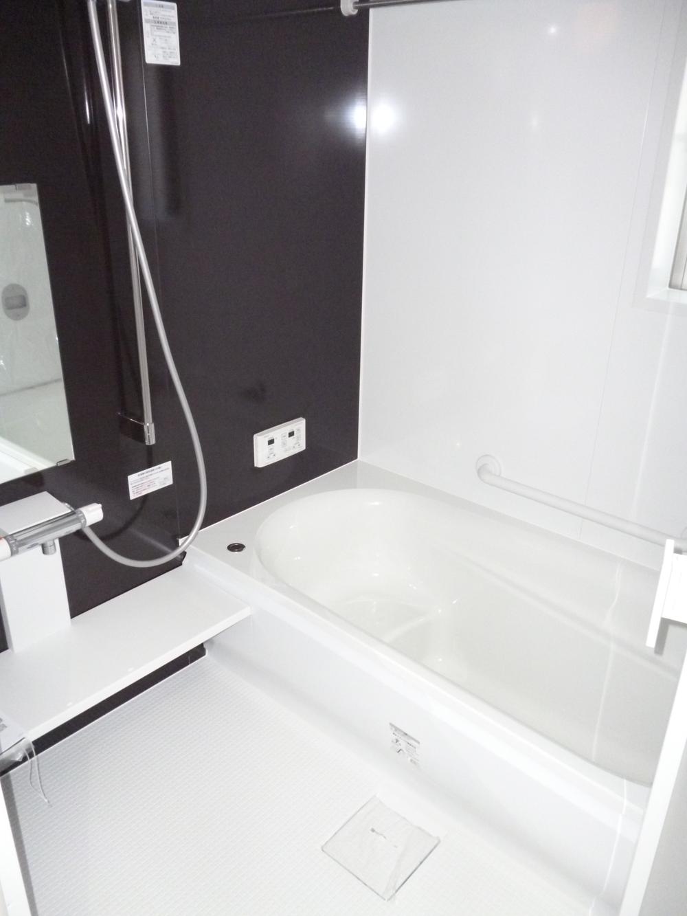 Bathroom. Local (11 May 2013) Shooting