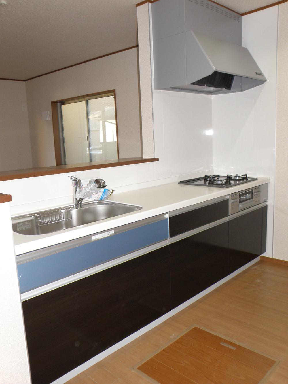 Kitchen. Local (11 May 2013) Shooting