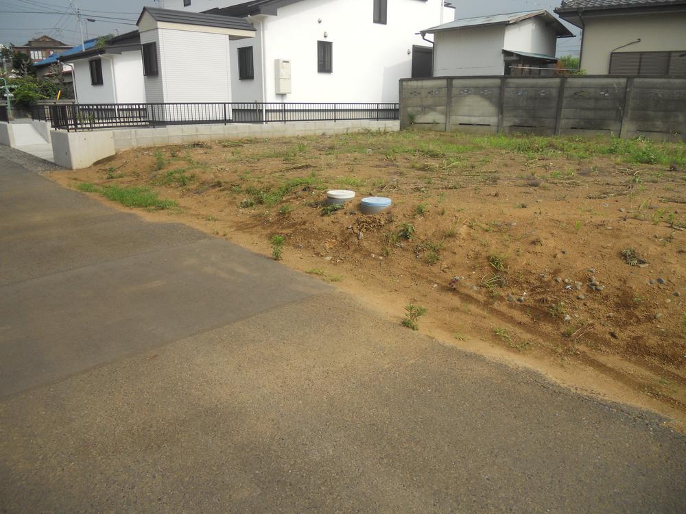 Local photos, including front road. Local (March 2013) Shooting