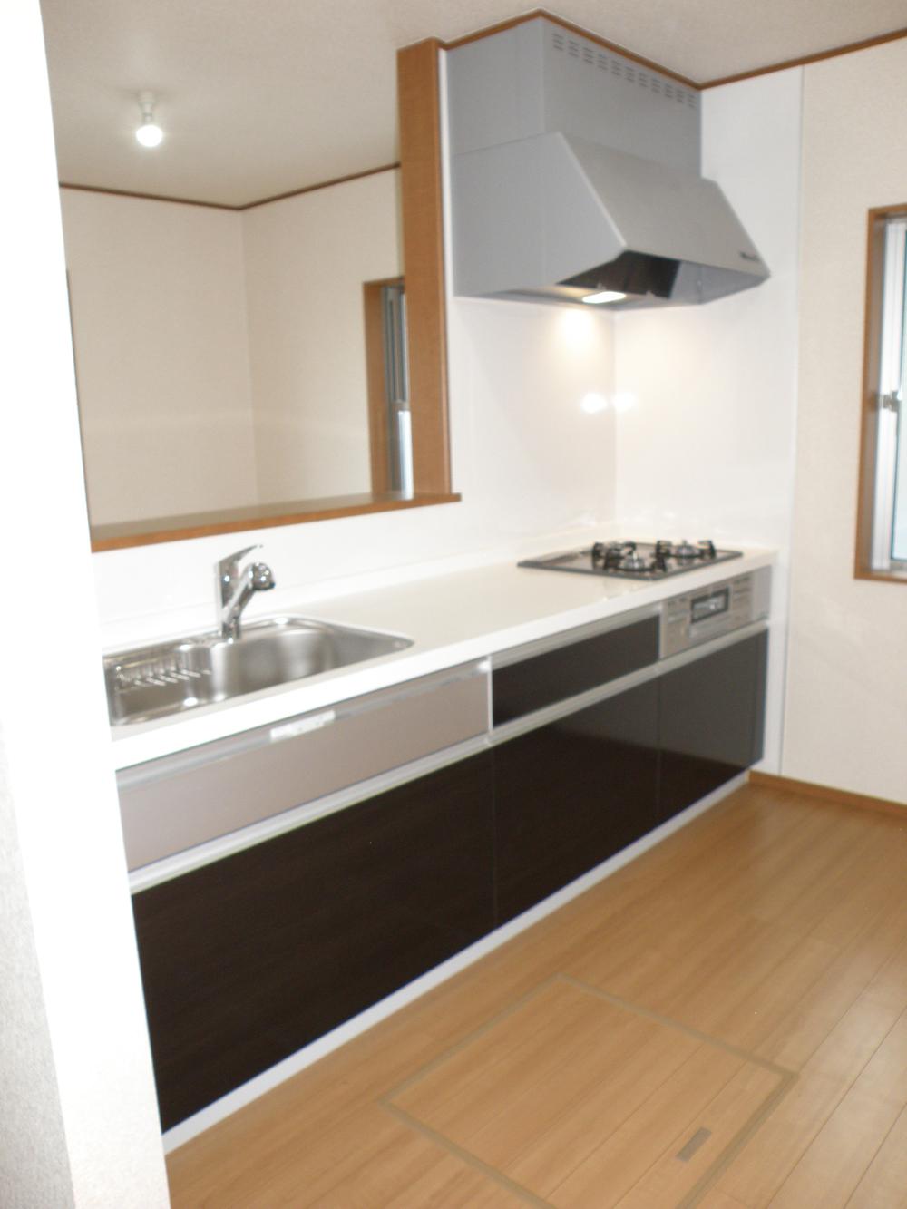 Kitchen. Local (11 May 2013) Shooting