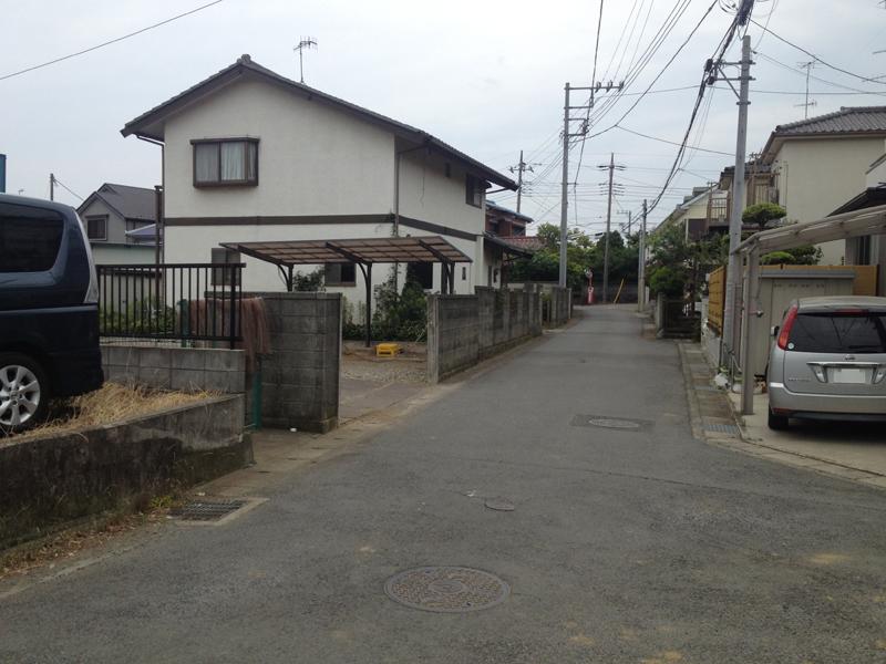 Local photos, including front road. Frontal road