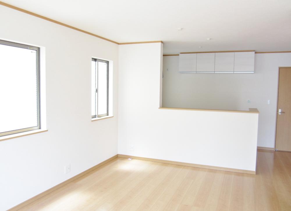 Same specifications photos (living). Example of construction