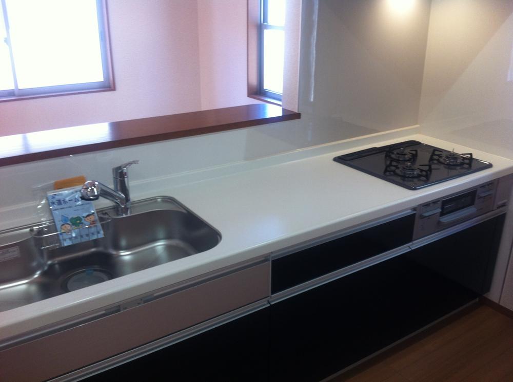 Kitchen. Local (12 May 2013) Shooting Building 2