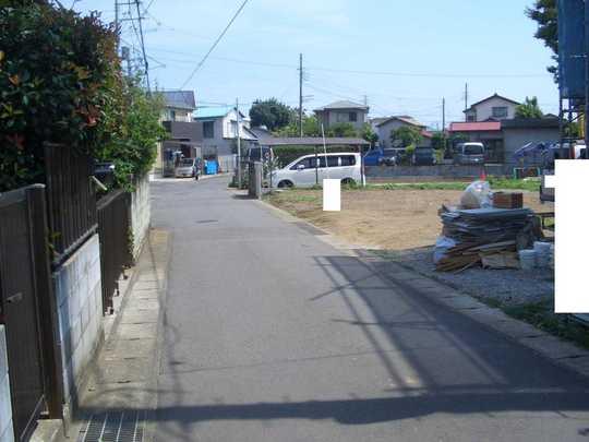 Local photos, including front road. Frontal road