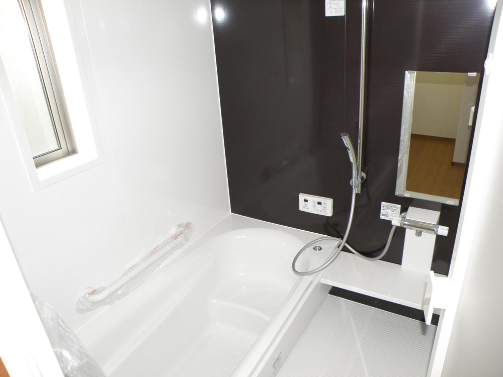 Bathroom. Local (11 May 2013) Shooting