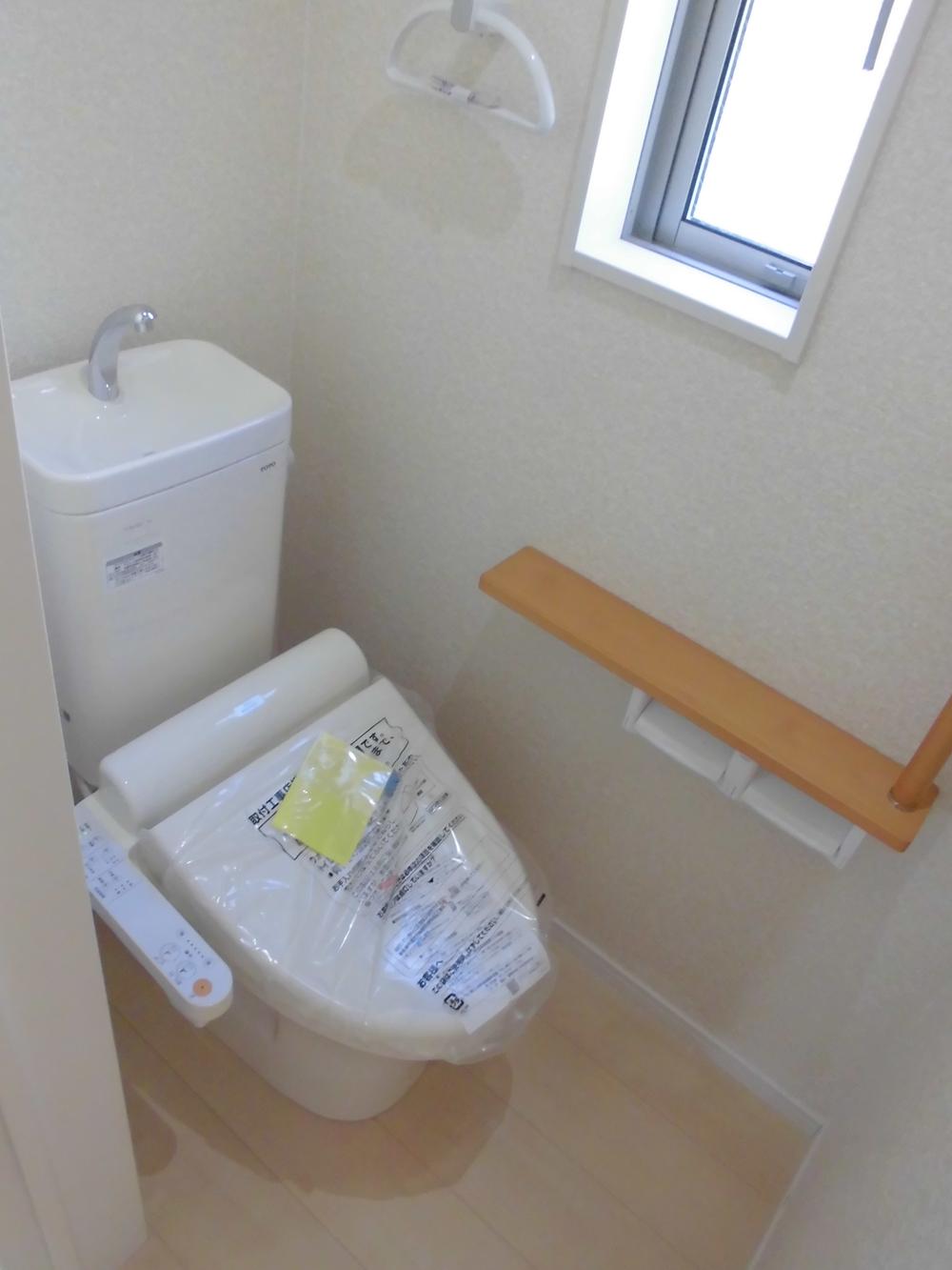 Toilet. Indoor (10 May 2013) Shooting