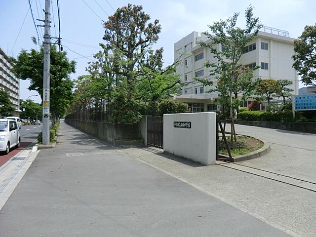 Junior high school. 1196m up to junior high school Hiratsuka Tateyama Castle