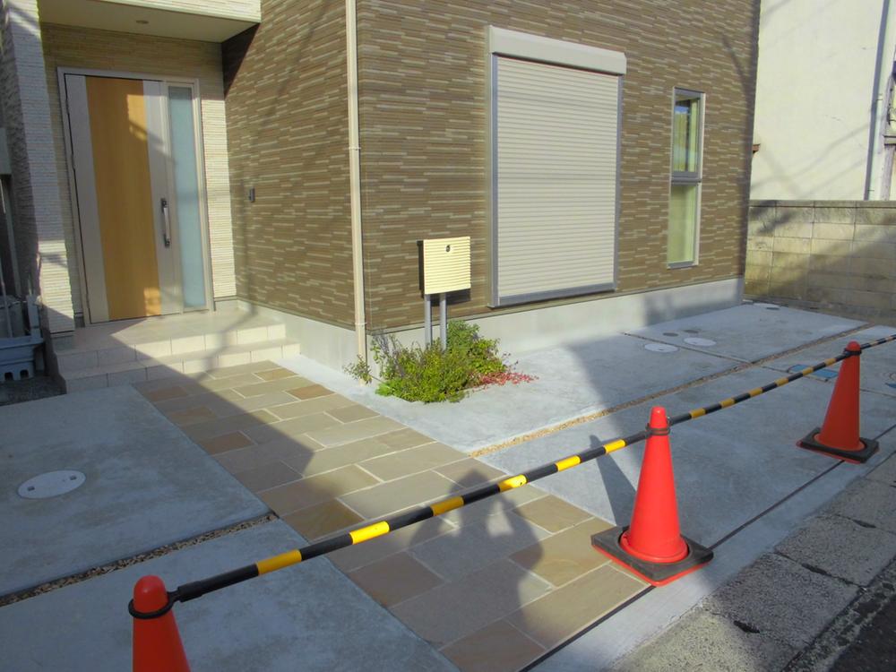 Parking lot. Local (December 13, 2012) Shooting