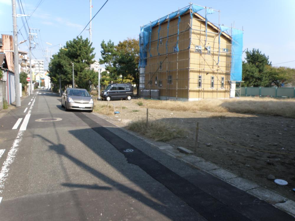 Local photos, including front road. Local (11 May 2013) Shooting