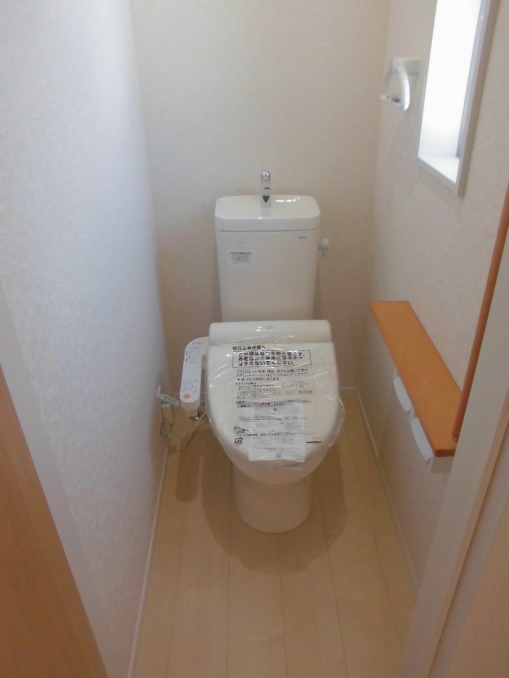 Toilet. Indoor (December 13, 2013) Shooting