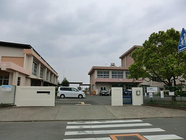 Primary school. Hiratsuka Municipal Mizuho up to elementary school 915m