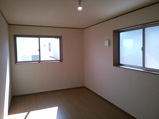 Non-living room. Indoor (10 May 2013) Shooting