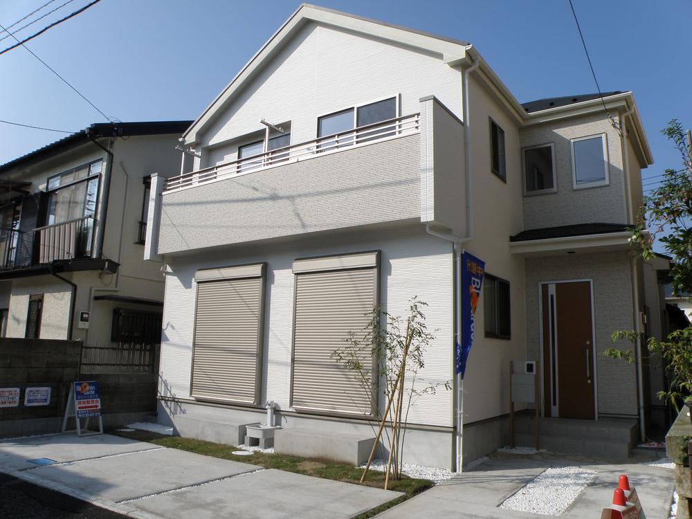 Local appearance photo. Local (11 May 2013) Shooting