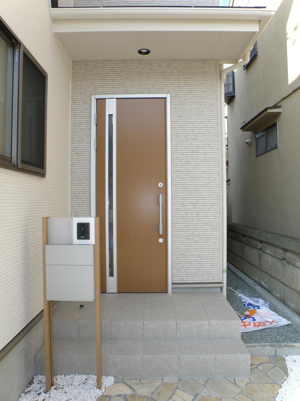 Entrance. Local (11 May 2013) Shooting