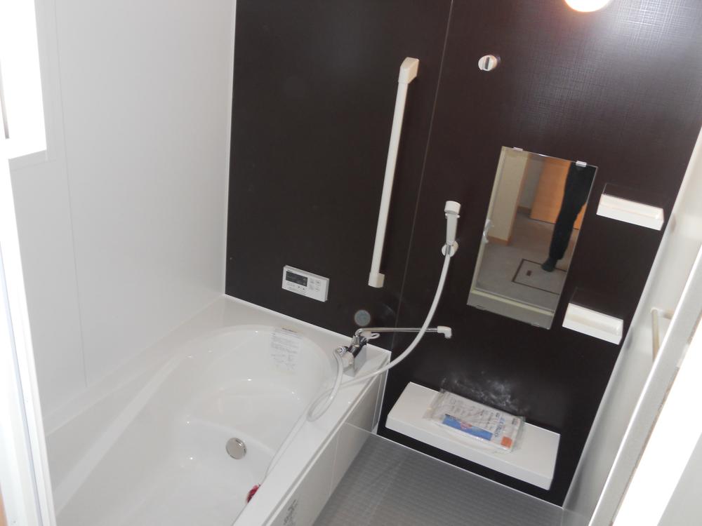 Bathroom. 1 Building site (December 2013) Shooting