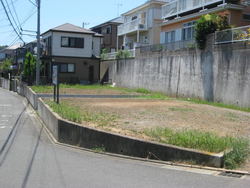 Local photos, including front road. Spacious the entire road. Per day good land