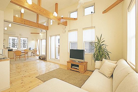 Building plan example (introspection photo). Spacious and bright living room