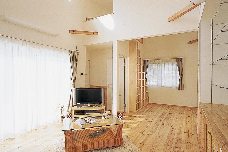 Building plan example (introspection photo). Bright living room