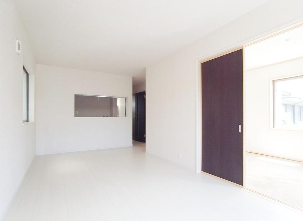 Same specifications photos (living). Example of construction