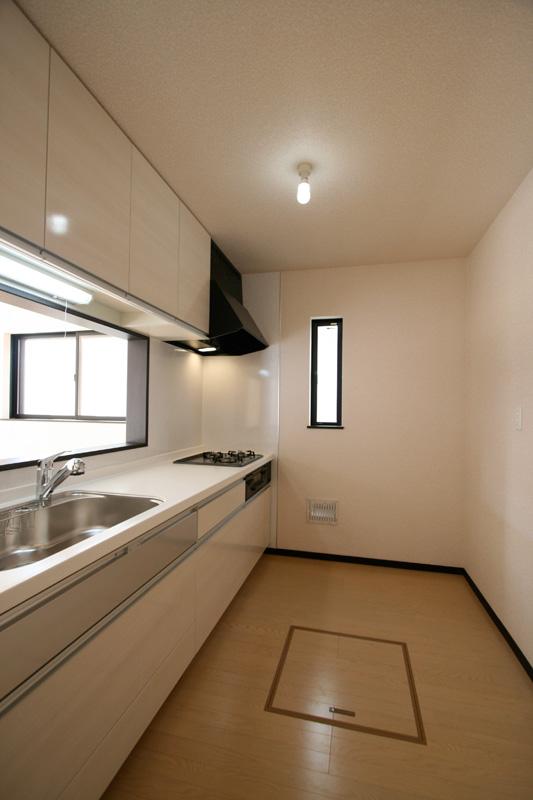 Same specifications photo (kitchen). Example of construction