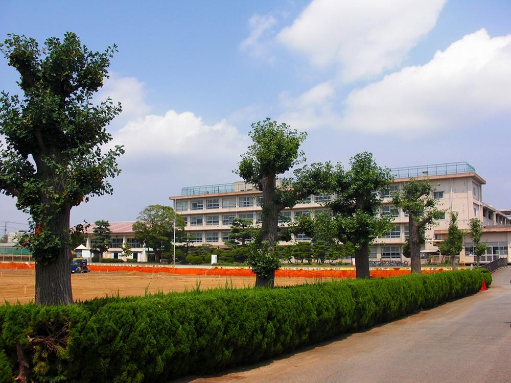 Primary school. Fujimi up to elementary school walk about 9 minutes (720m)