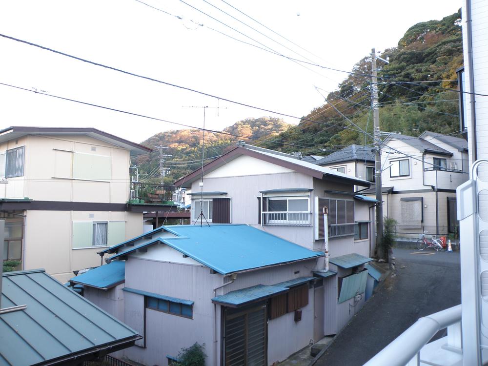 View photos from the dwelling unit. View from the site (November 2013) Shooting
