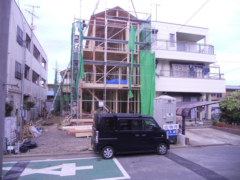 Local photos, including front road. Local (12 May 2013) Shooting