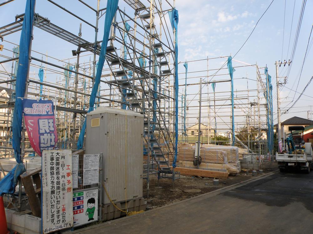 Local photos, including front road. Local (11 May 2013) Shooting