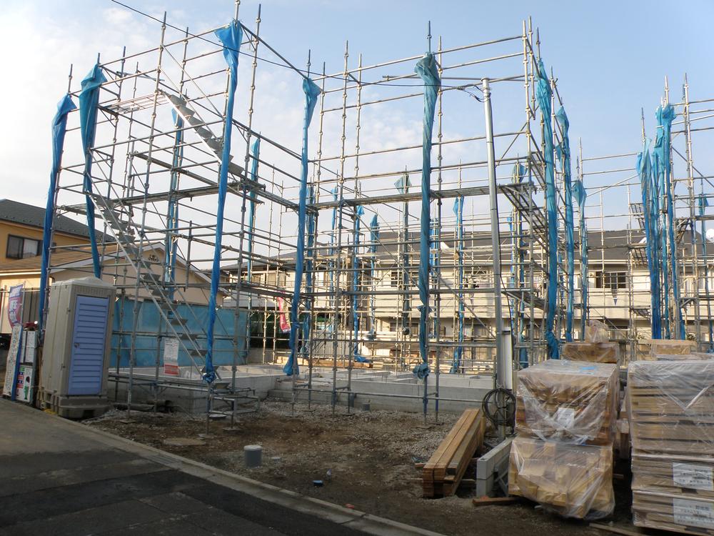 Local appearance photo. Local (11 May 2013) Shooting