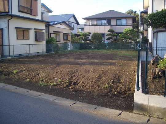 Local photos, including front road. Frontal road