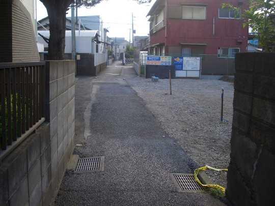 Local photos, including front road. Frontal road