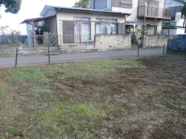 Local photos, including front road. Local (12 May 2013) Shooting