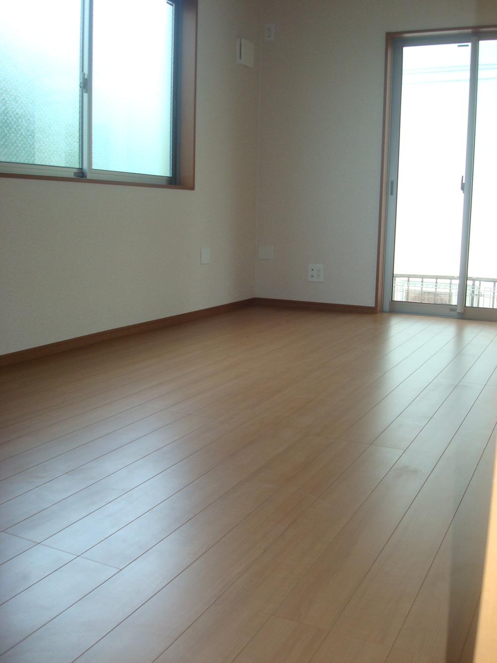 Same specifications photos (living). Example of construction