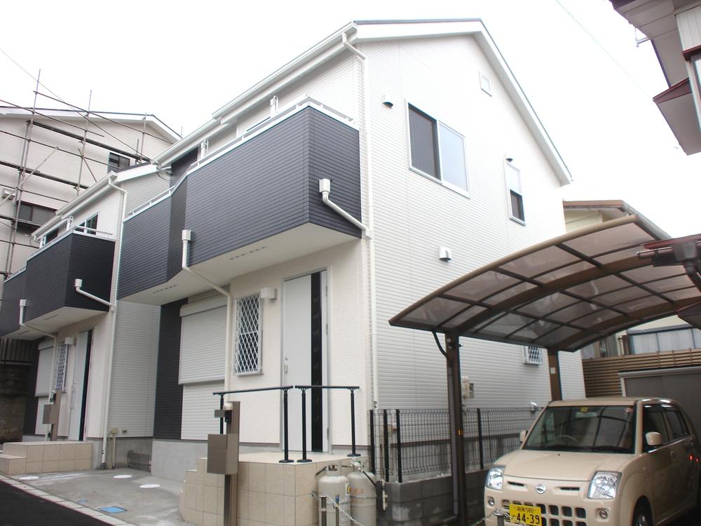 Local appearance photo. Local (11 May 2013) Shooting