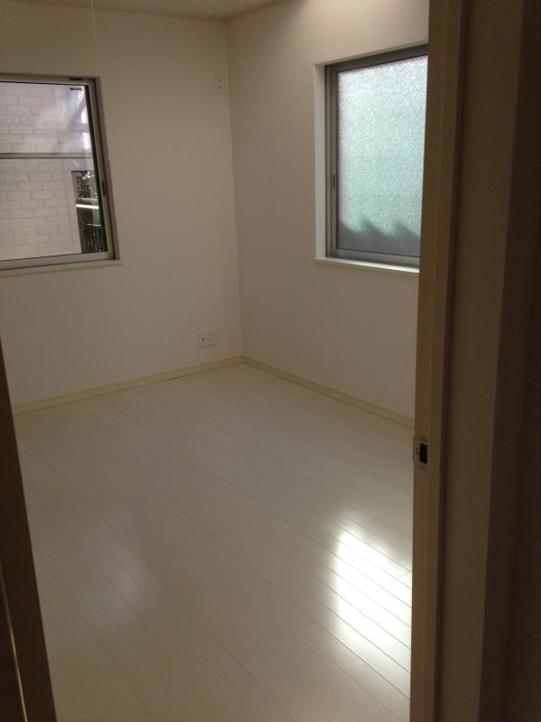 Non-living room. Indoor (11 May 2013) Shooting