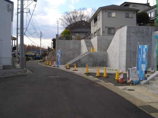 Local photos, including front road. Frontal road