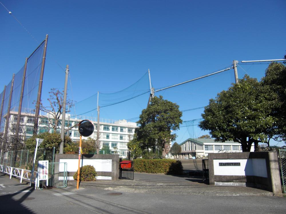 Junior high school. 2136m until Hiratsuka Tatsugane Asahi Junior High School