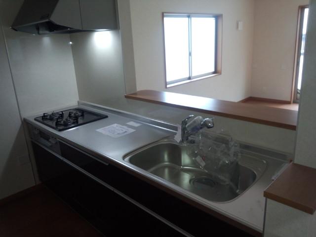 Kitchen.  [1 Building] Face-to-face is the kitchen