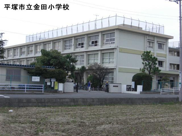Primary school. 596m to Hiratsuka City Kaneda Elementary School